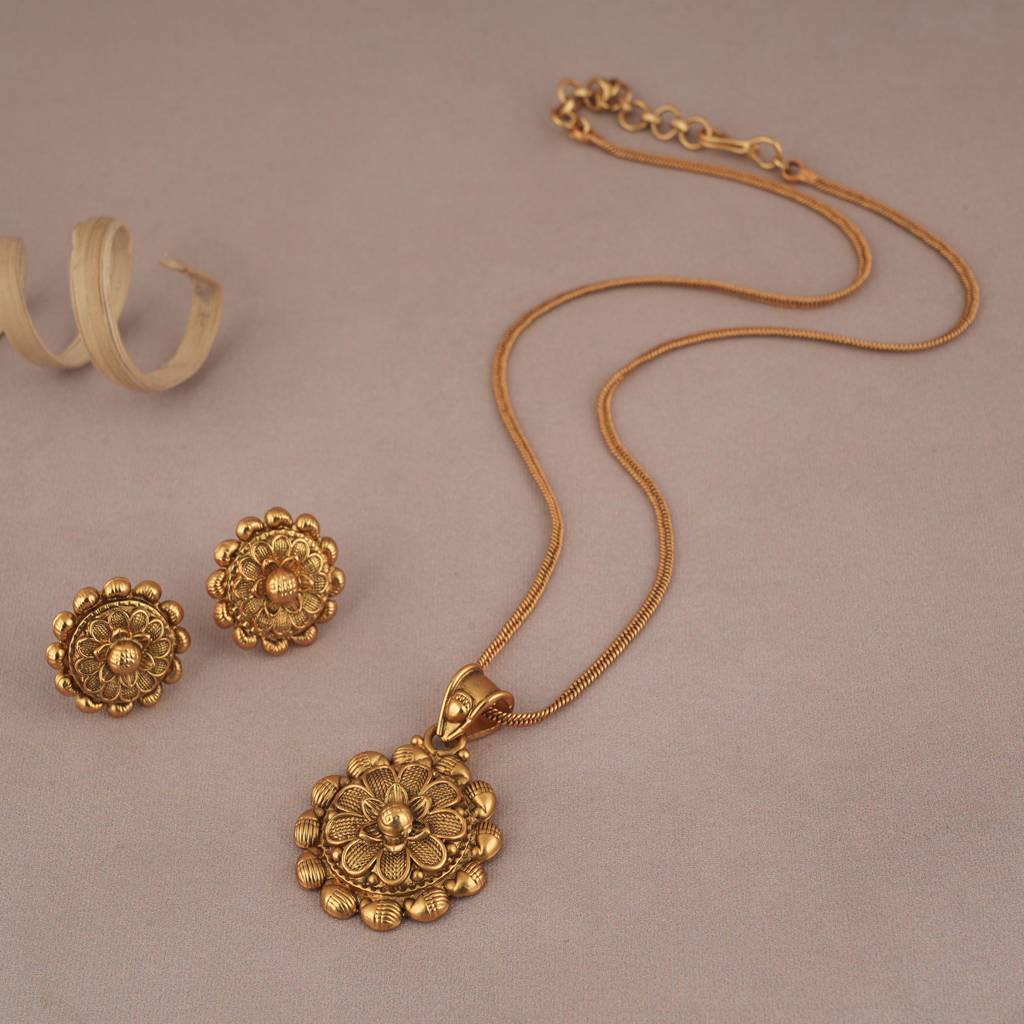 Cute Antique Gold Finish Floral Pendant Set With Stud Earring : SJ034
