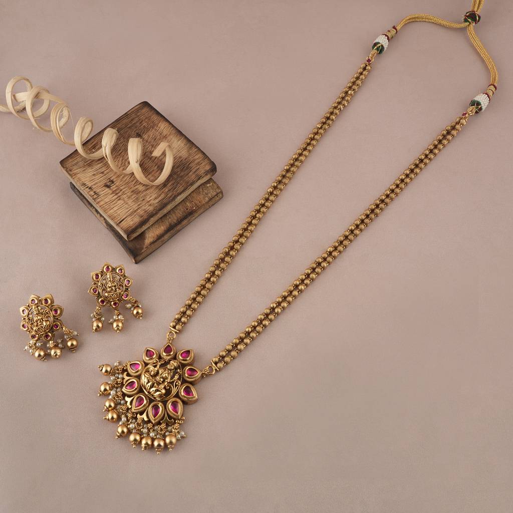 Long Antique Gold Plated Maa Lakshmi Stone Necklace For Women I Temple Jewelleryâ : SJ021