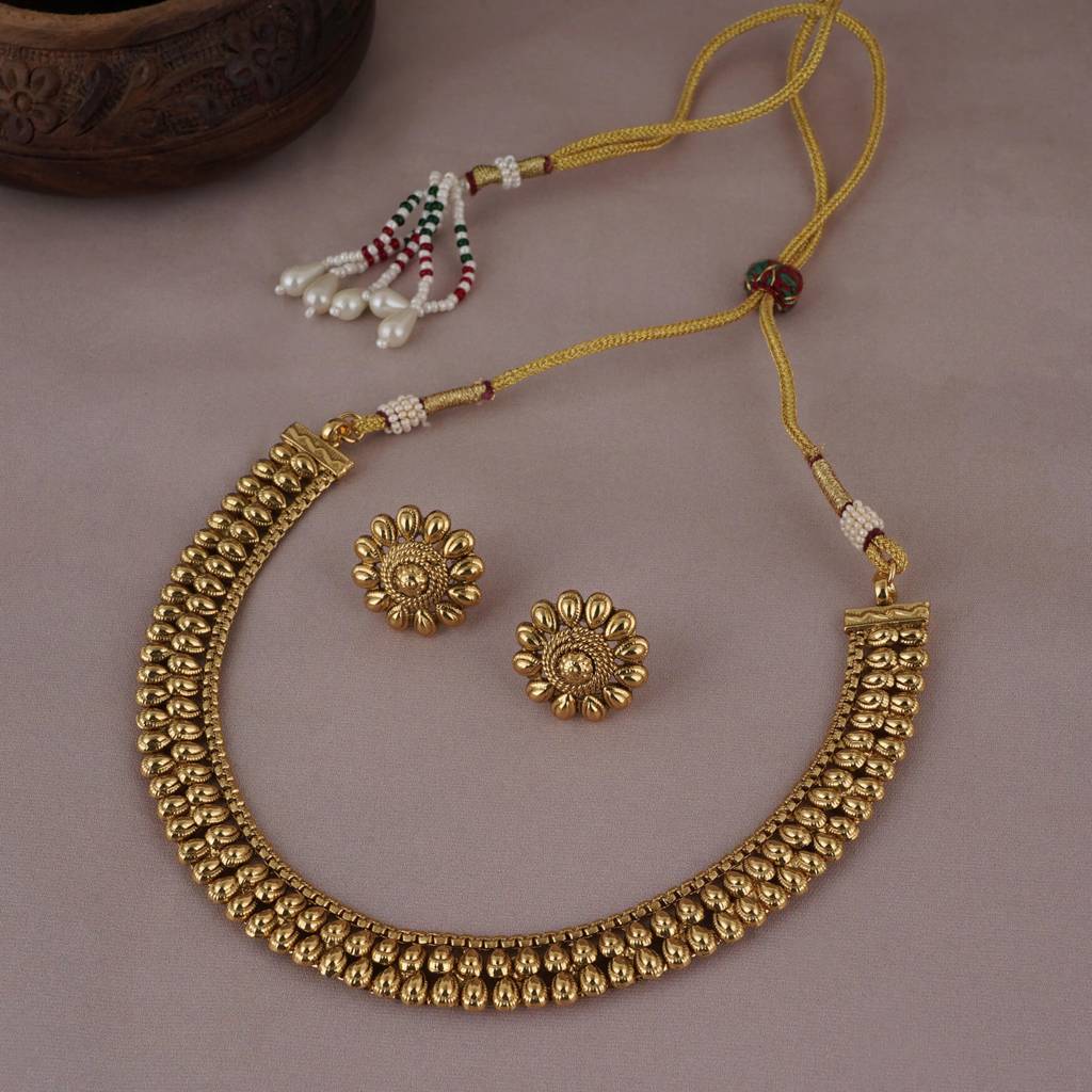 Cute High Gold Finish Necklace Set : SJ008