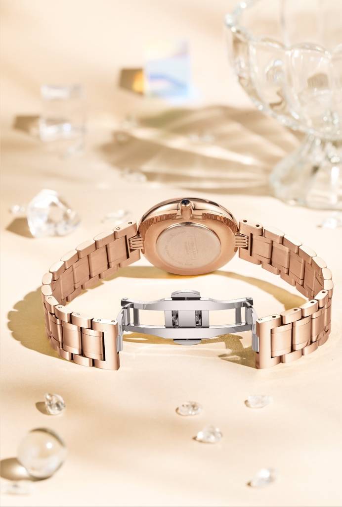 Giordano Dancing Diamonds Collection Analogue Watch For Women With Elegant Stainless Steel Strap And 3 Hand Mech : GZ-60083-44