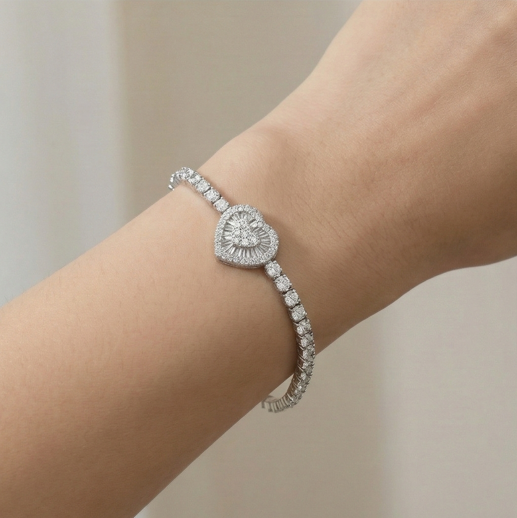 925 Sterling Silver Heart Cluster Adjustable Tennis Bracelet Jewellery For Women : AG03800136