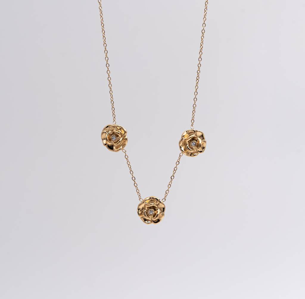 Trio Rosette Necklace : C2-N04