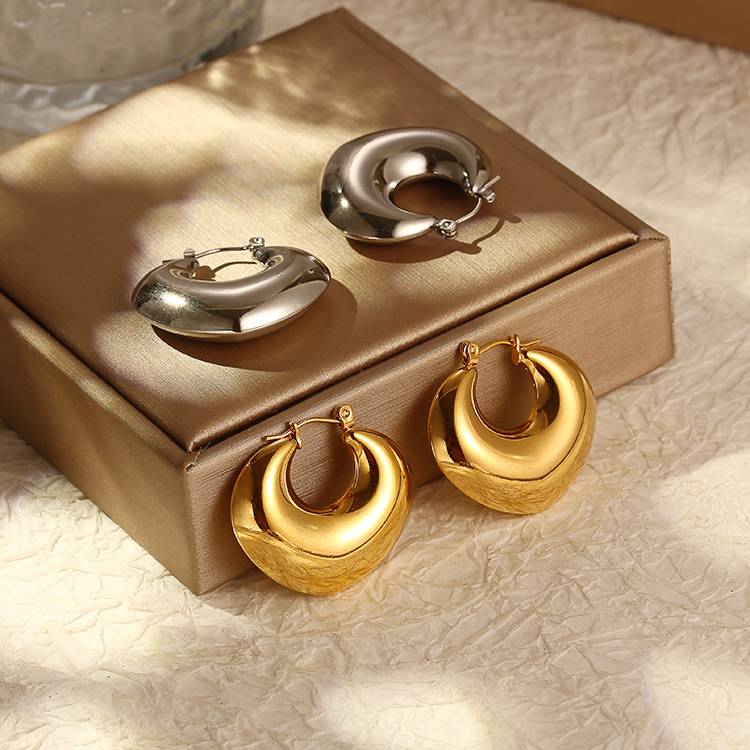 Chunky Gold Hoops : ChunkyGoldHoops-LT-ER-HG-15