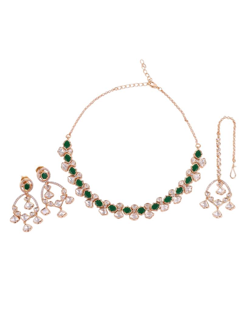 Trendy Flower Design Green Uncut Kundan Stone Antique Gold Plated Brass Choker Necklace Set With Maang Tikkka For Wo : 01NS708