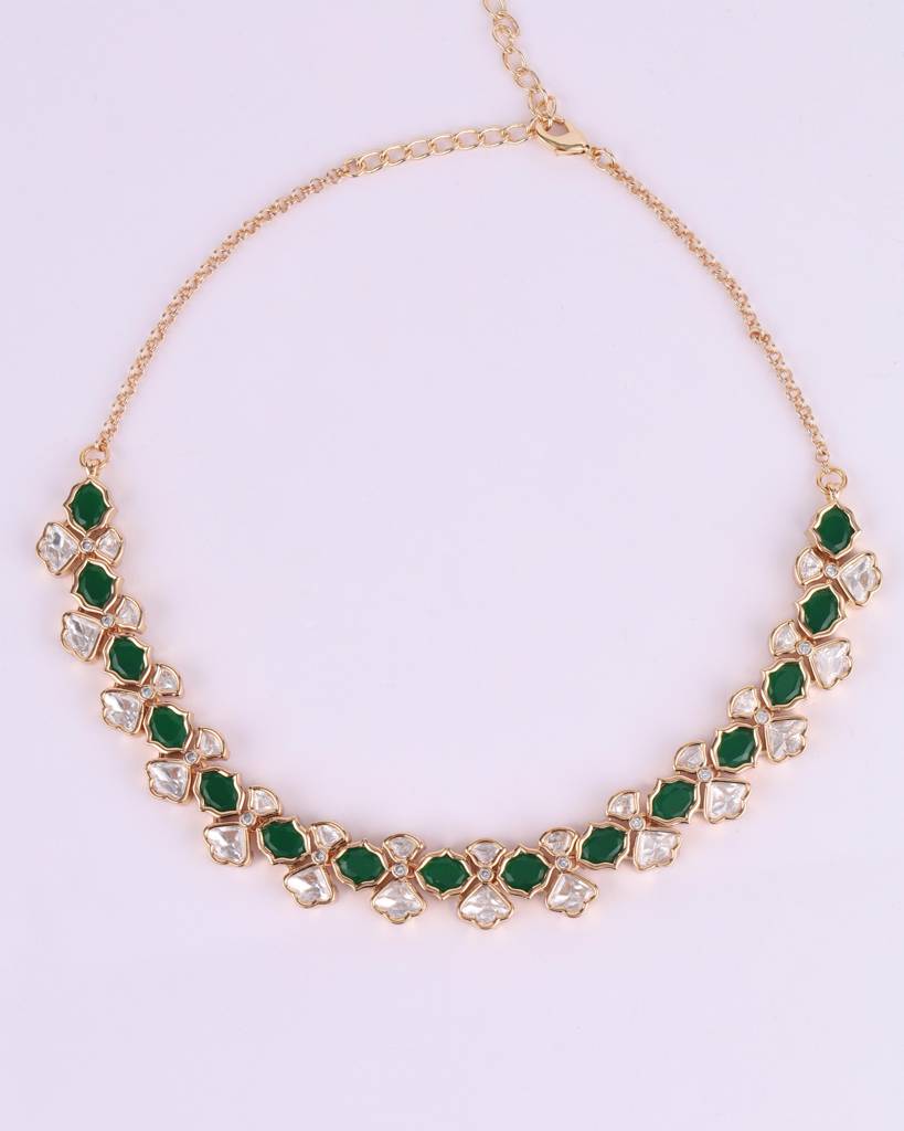 Trendy Flower Design Green Uncut Kundan Stone Antique Gold Plated Brass Choker Necklace Set With Maang Tikkka For Wo : 01NS708