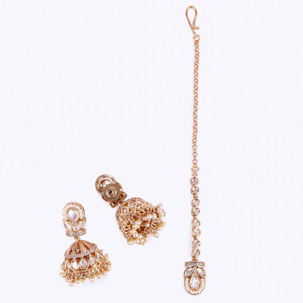 Creative Oval And Leaf Design Uncut Kundan Stone 18 Kt Gold Plated Brass Choker Necklace Set With Maang Tikka For Wo : 01NS728
