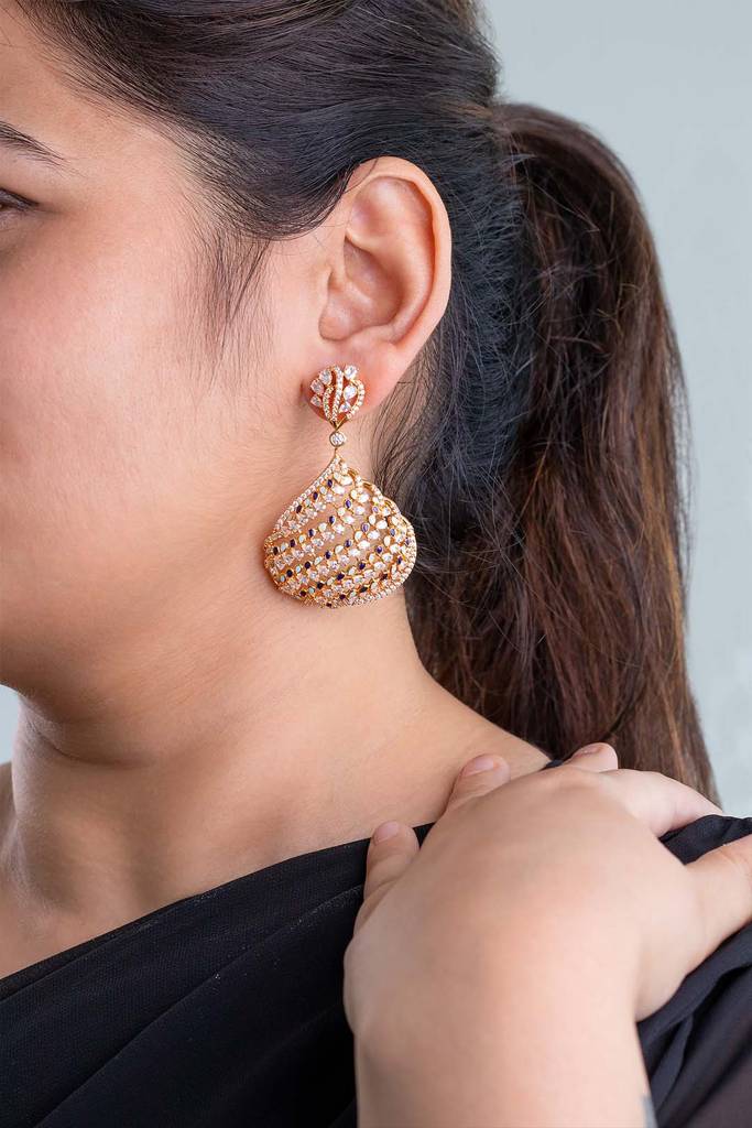 Magnolia Enamel Earrings : 2025122113