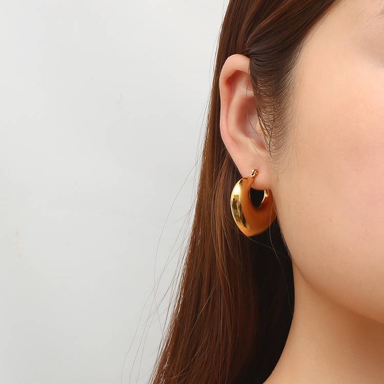 Chunky Gold Hoops : ChunkyGoldHoops-LT-ER-HG-15