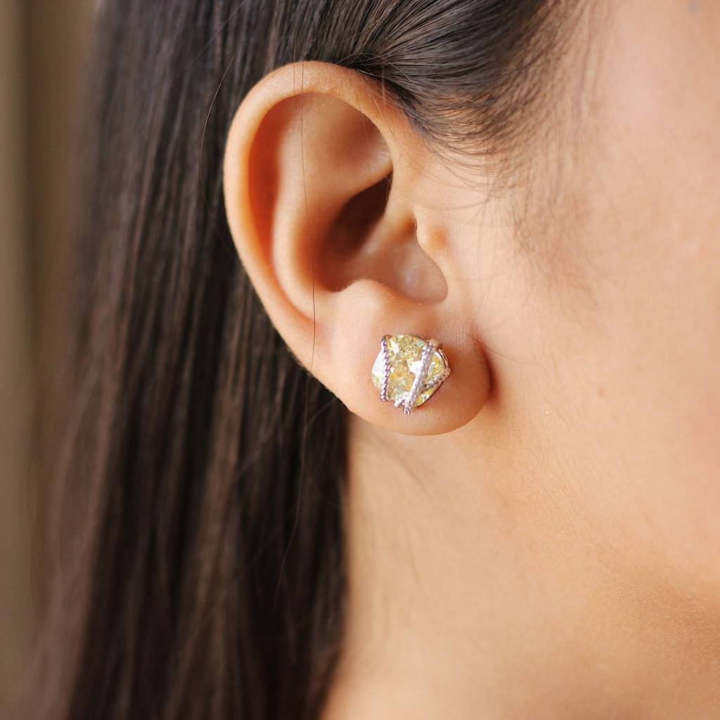 Gia Pendant Necklaces : TAUP004