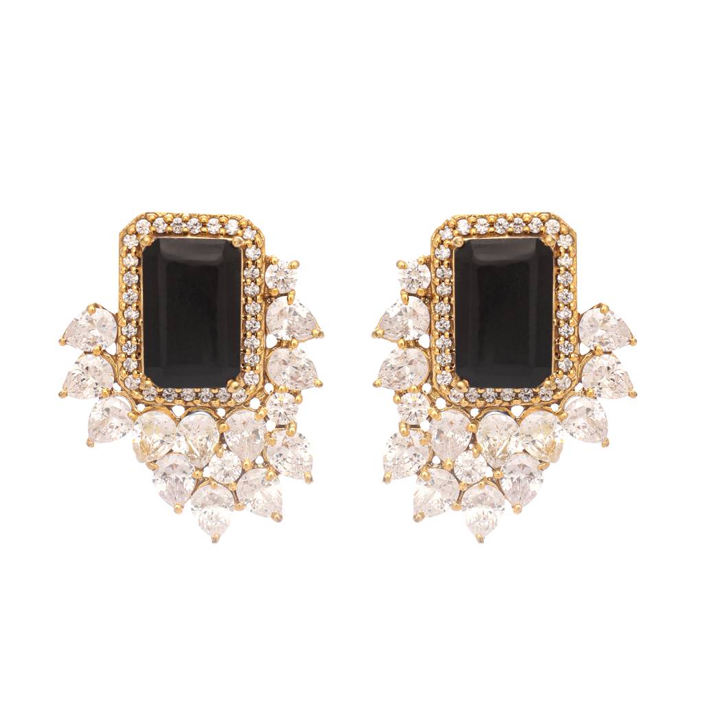 Noir Spark Studs : YI24A0401E