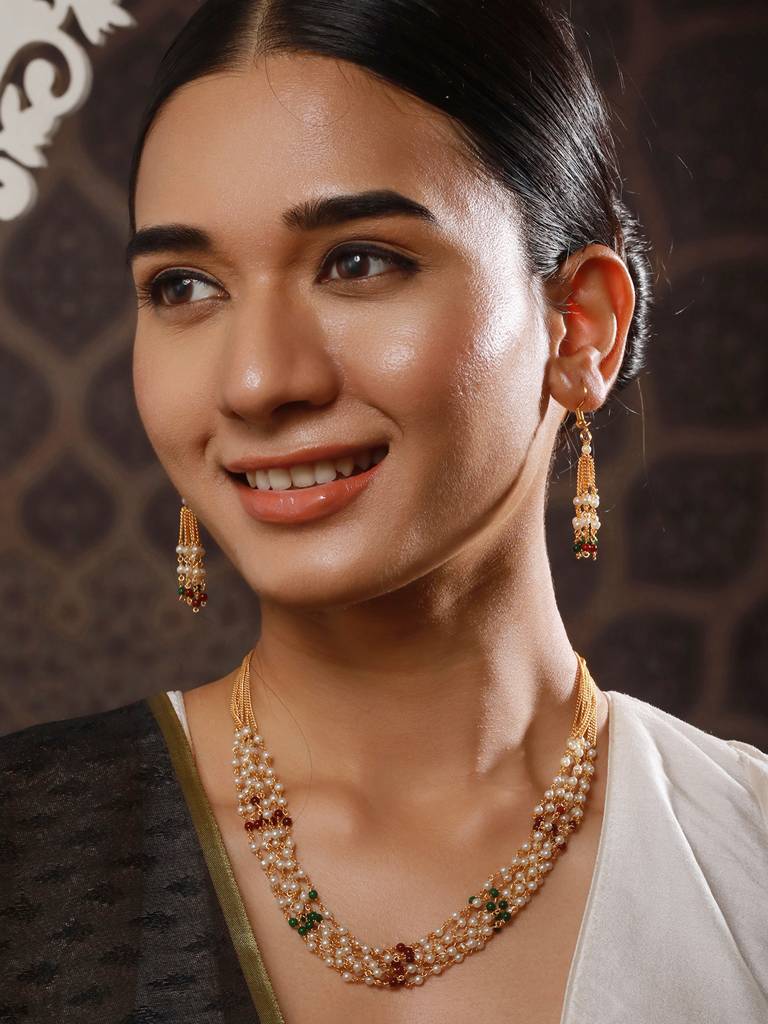 Gold-Plated Pearls Beaded Layered Necklace With Drop Earrings : NL-JS24-40404