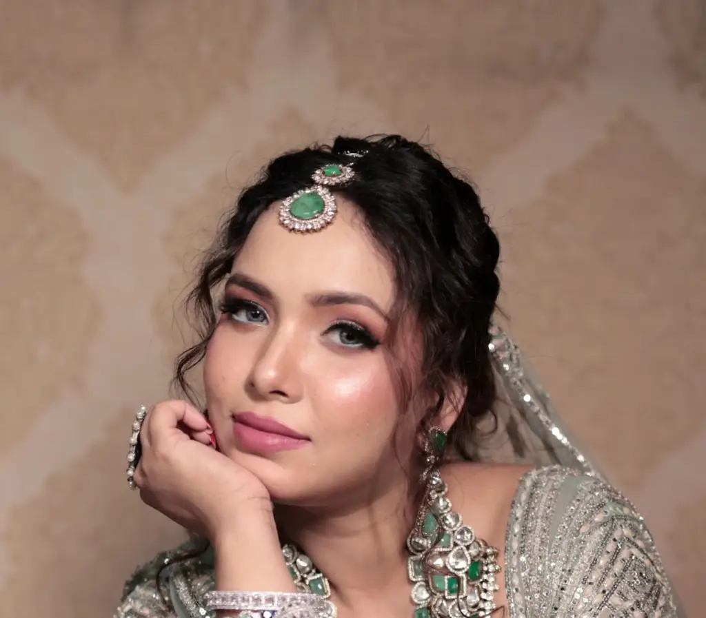 Parineeti Polki Kundan Bridal Set With Earrings And Mangtikka : RMQJ0152