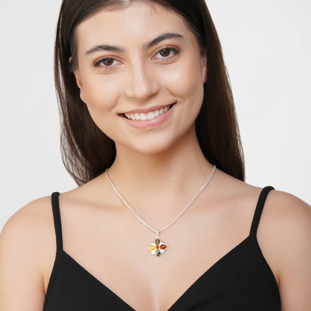 Multicolor European Baltic Amber Clover Leaf Pendant In Sterling Silver : SIL-PEN-CAS-0006-MUL