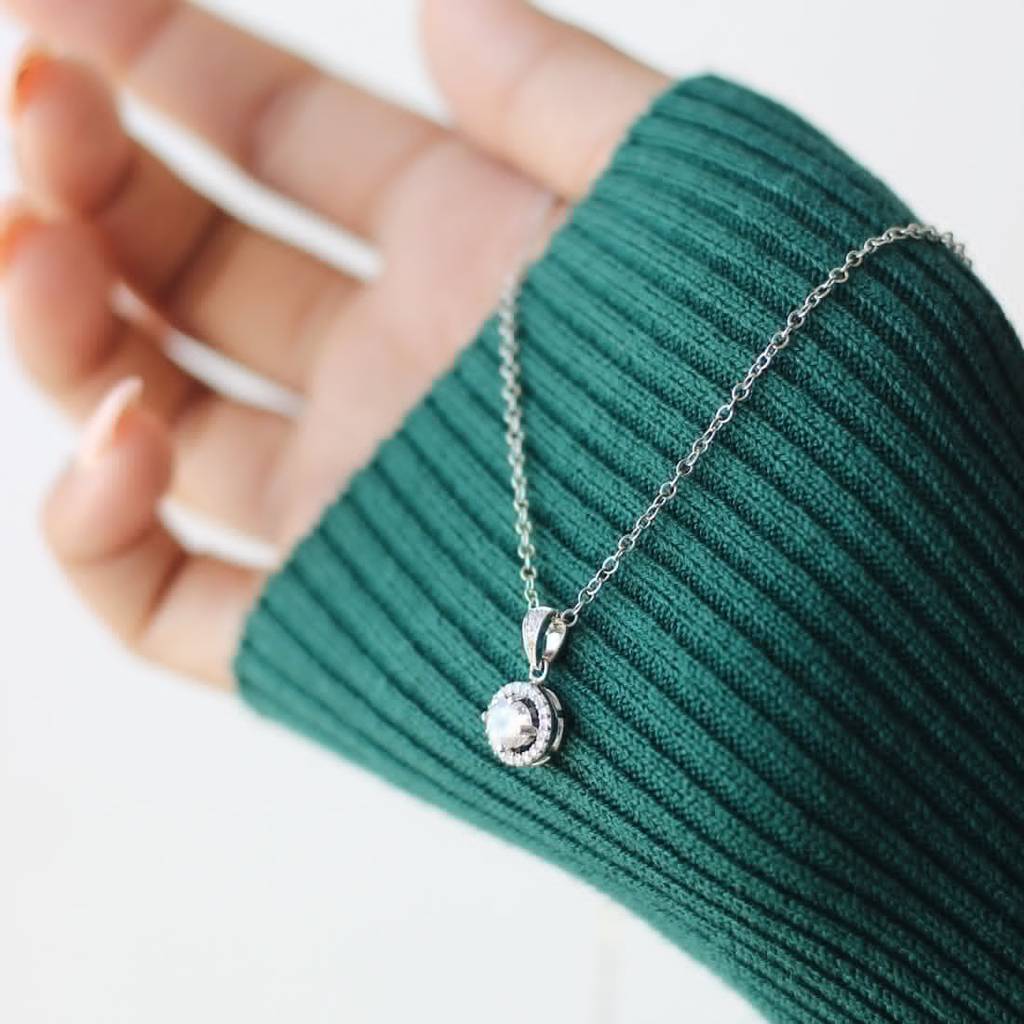 Solitaire Pendant : TAUP013