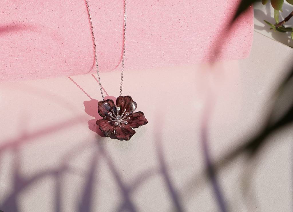 Morning Kiss Pendant : TJE40007P