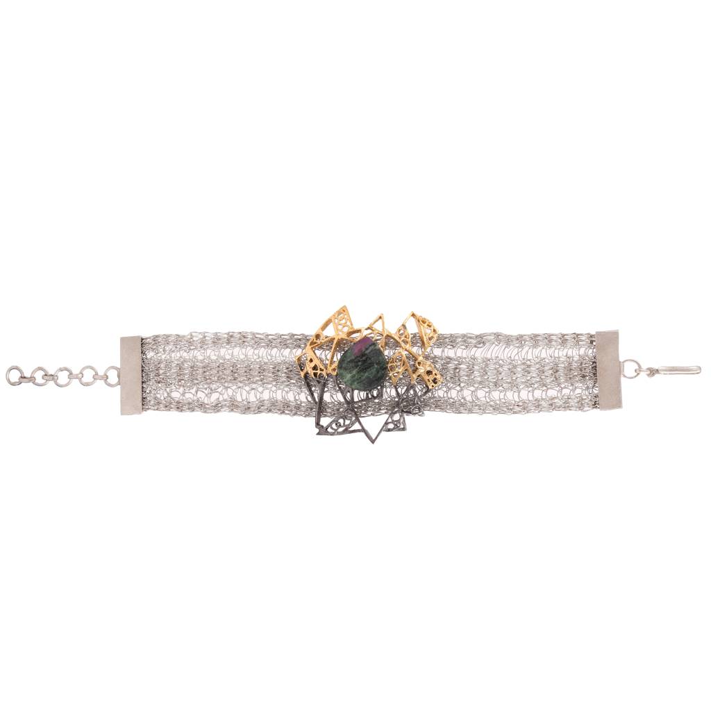 Titilating Triangle Bracelet : AA-3003