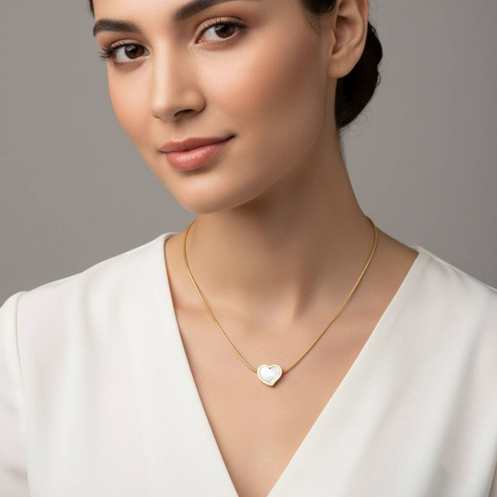 18K Gold Plated Mother Of Pearl Heart Pendant Necklace : RJFSPN41