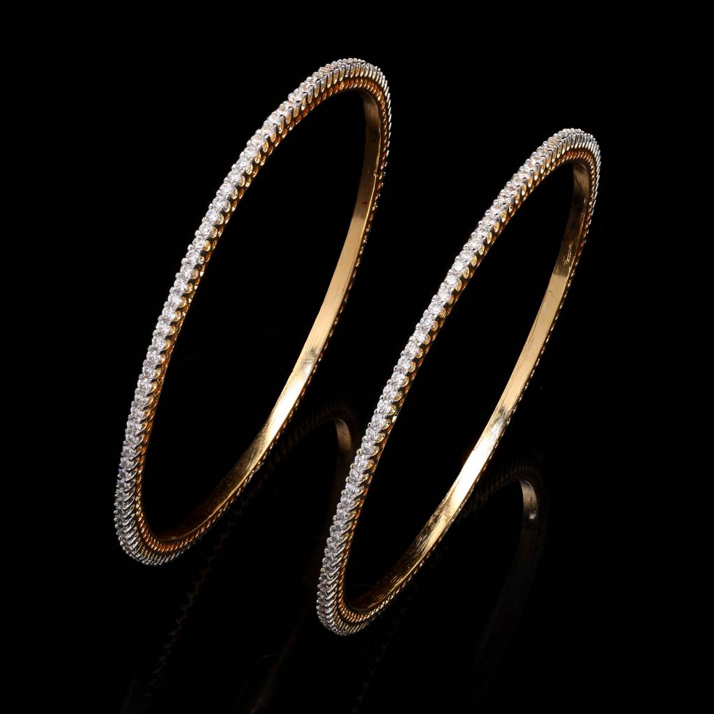 Set Of 4 Gold Finish Classic Small Diamond Bangles ( Total 4 Bangles ) : 1008134
