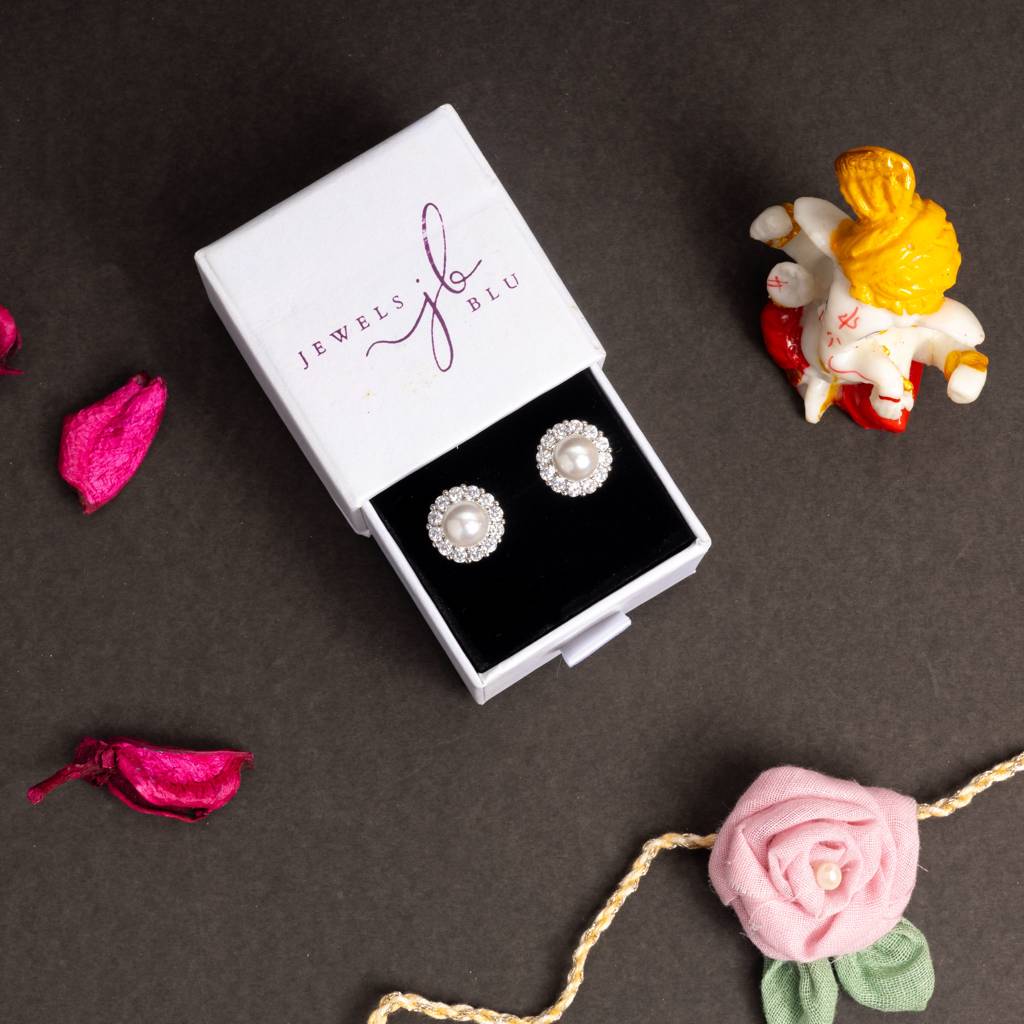 Classic Ellora American Diamond And Fresh Water Pearl Studs : 100849