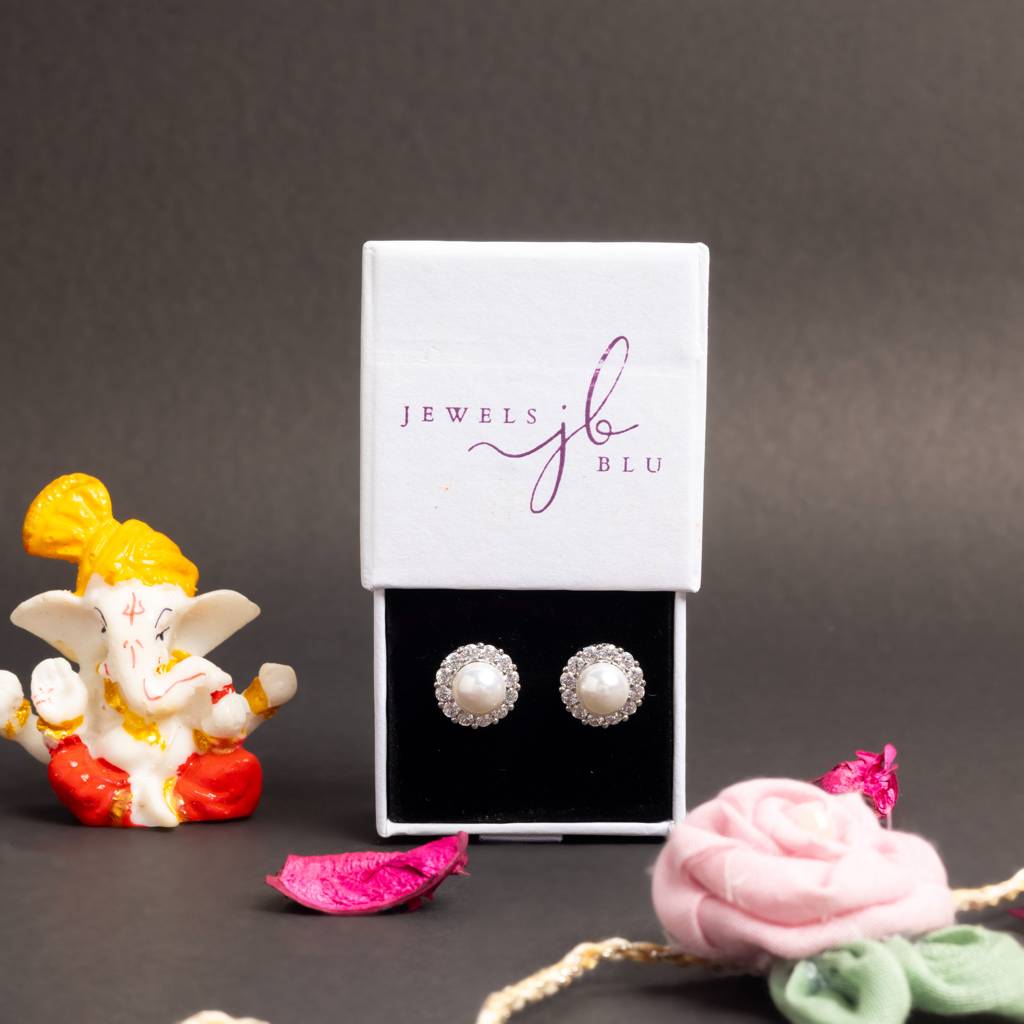 Classic Ellora American Diamond And Fresh Water Pearl Studs : 100849