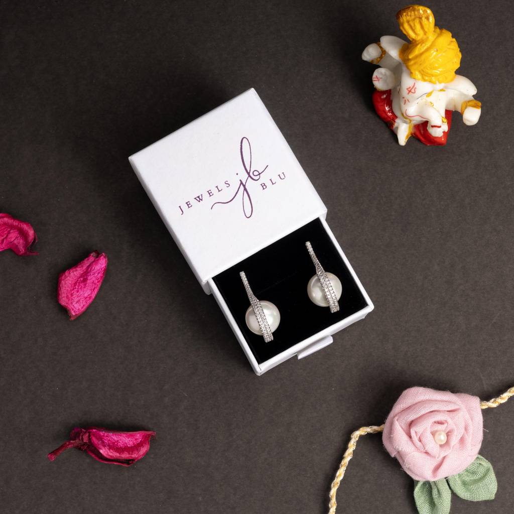 Aninda Fresh Water Pearl And American Diamond Anti Tarnish Studs : 100853