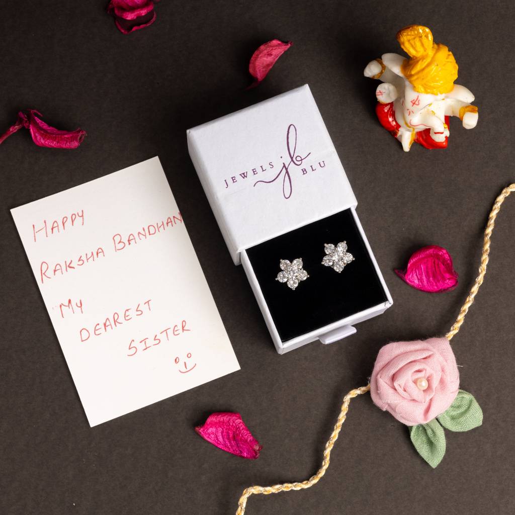 6 Petal Floral Arsiya Everyday Anti Tarnish Studs : 100878