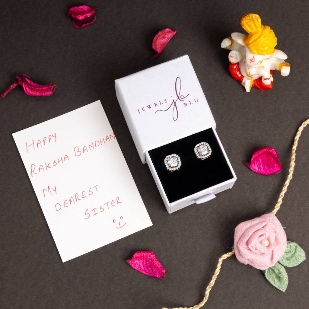 Cushion Cut Solitaire Anti Tarnish Everyday Studs : 100884