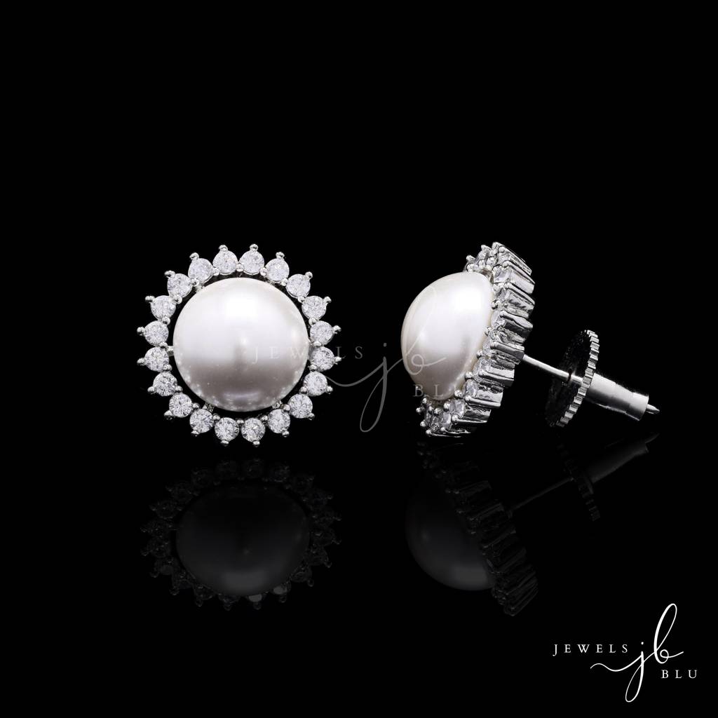 Fresh Water Pearl Victorian Finish Yana Studs : 100951