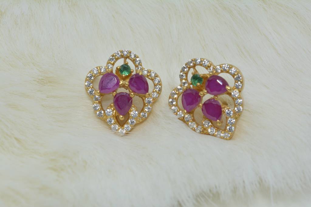 Exquisite Leaf-Shaped Earring : 1009