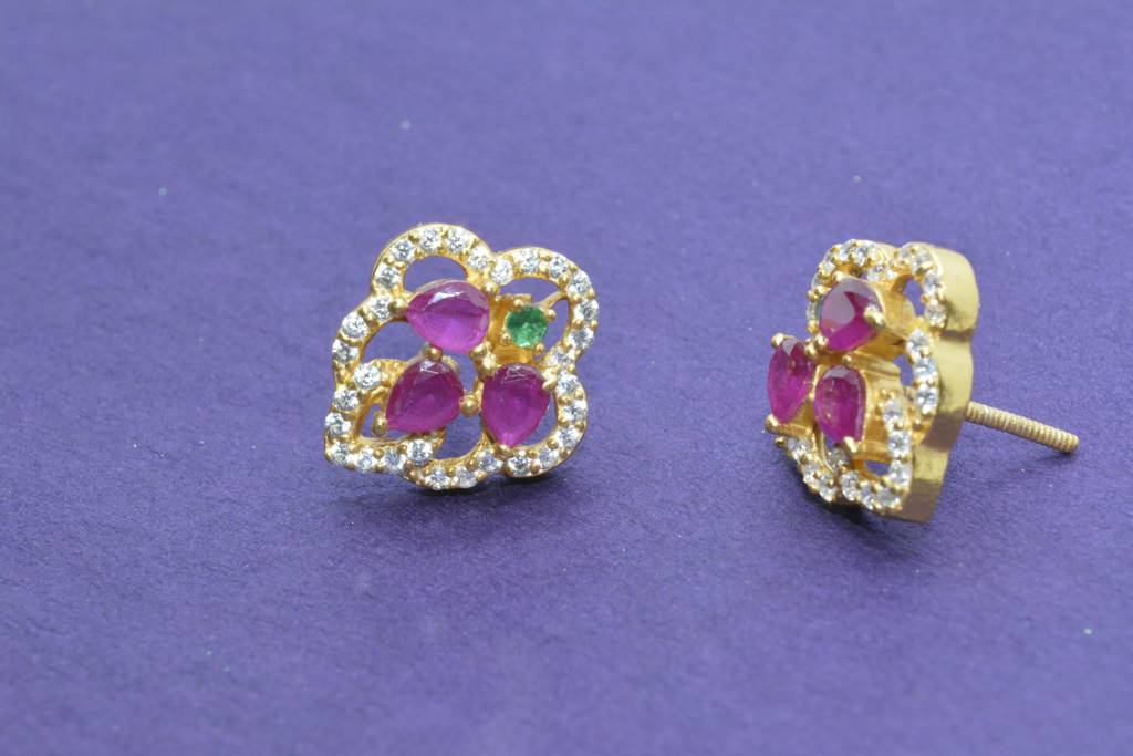 Exquisite Leaf-Shaped Earring : 1009