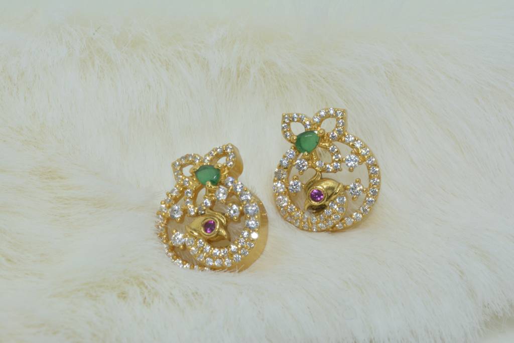 Shimmering Elegance Earrings : 1010