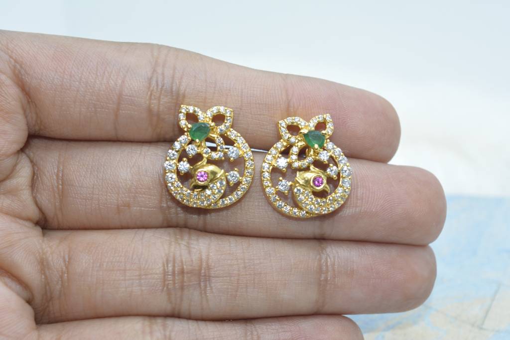 Shimmering Elegance Earrings : 1010