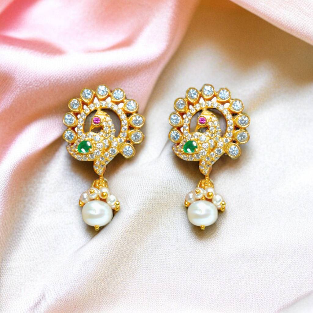 Shimmering Exquisite Peacock Earring : 1011