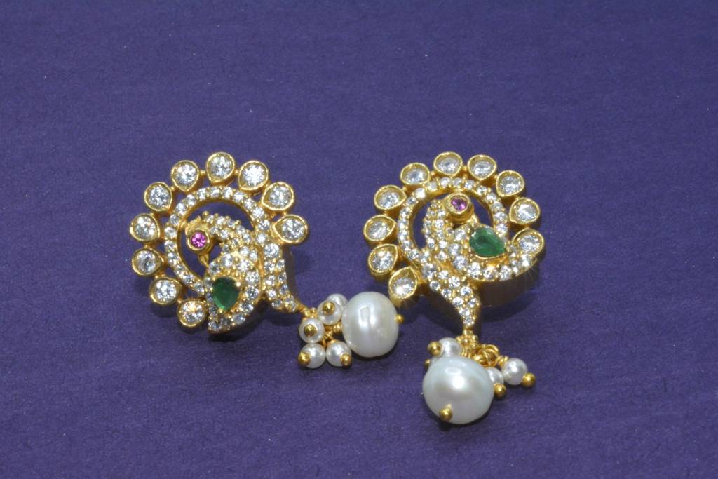 Shimmering Exquisite Peacock Earring : 1011