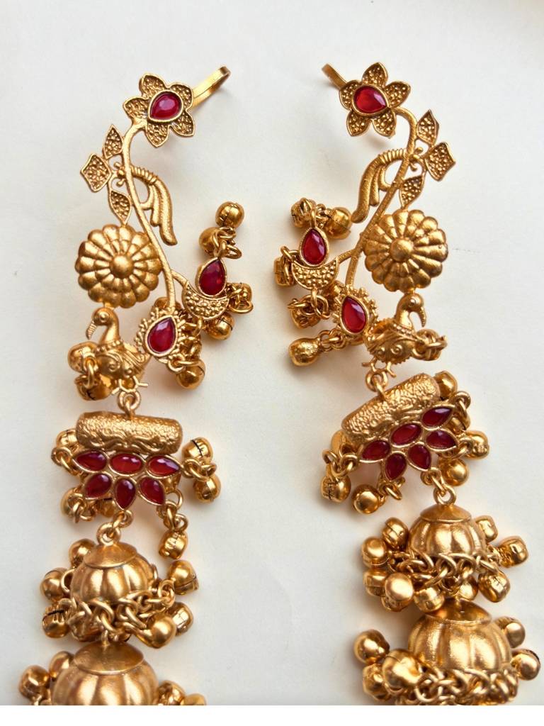 Gold-Plated Stone Studded Dome Shaped Jhumka Earrings : VI26EROX100318
