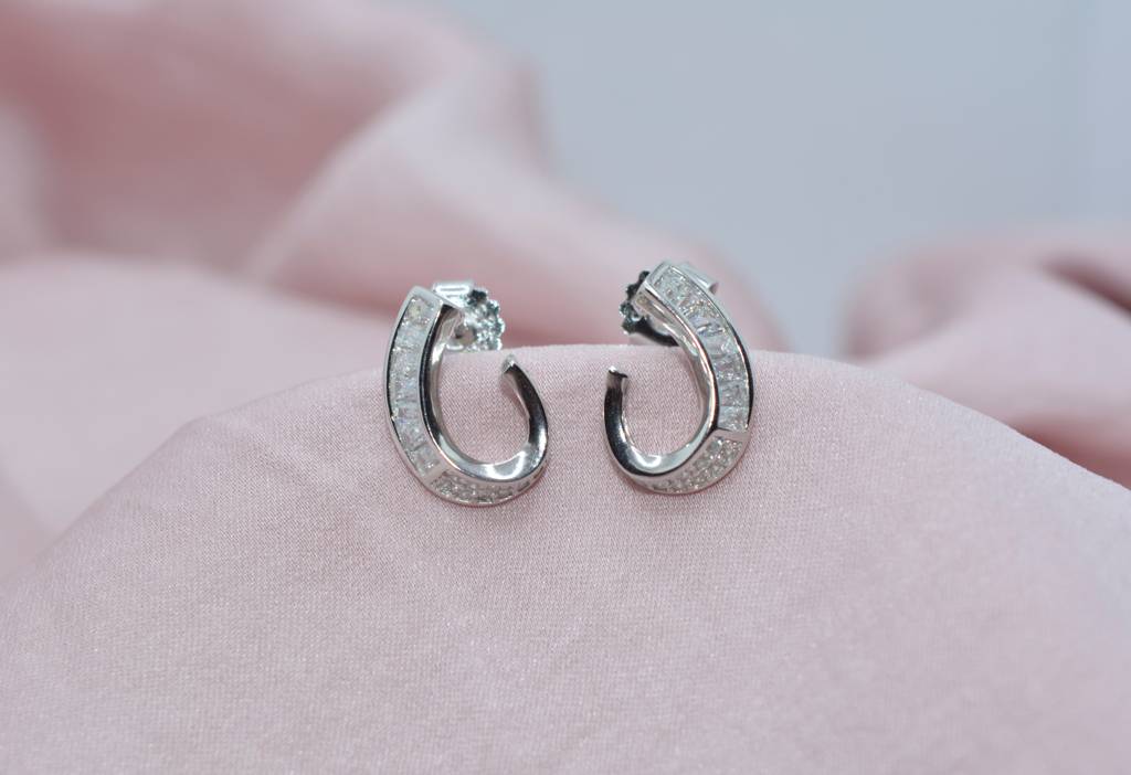J-Shaped Baguette Earring : 1039