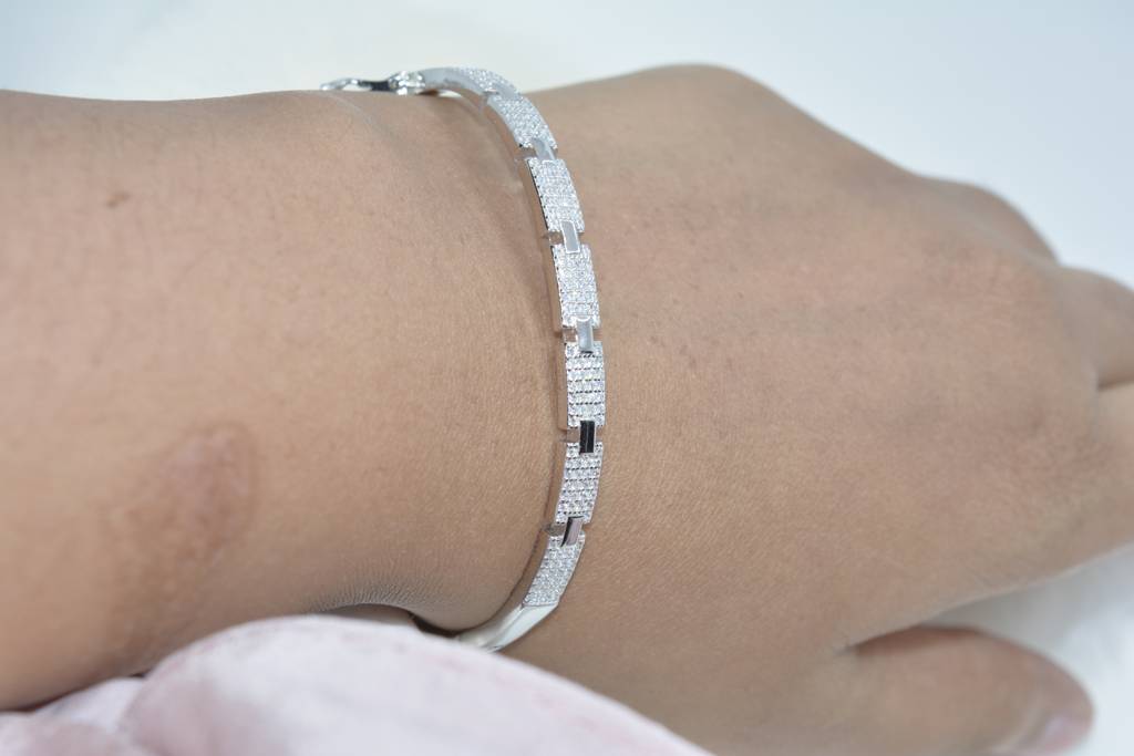 Geometry'S Grace Oval : 1083