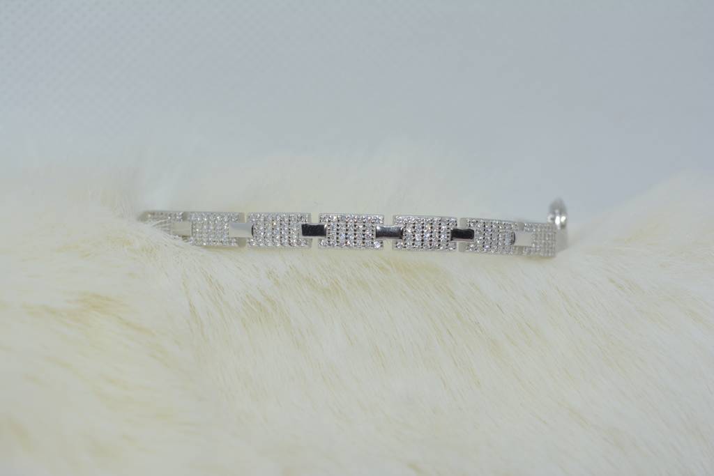 Geometry'S Grace Oval : 1083