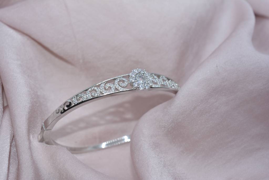 Floral Radiance Oval : 1085