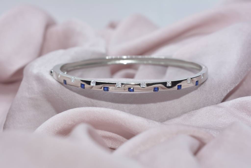 Criss Cross Blue Oval : 1087