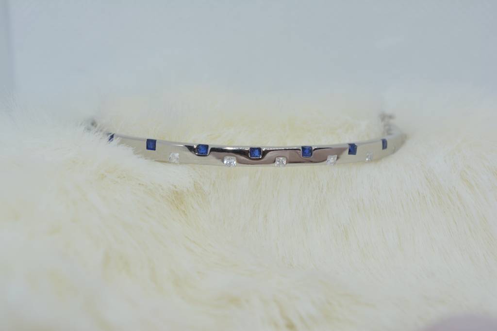 Criss Cross Blue Oval : 1087