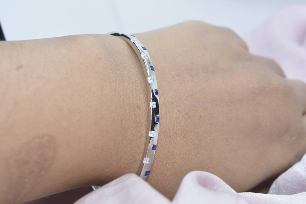 Criss Cross Blue Oval : 1087