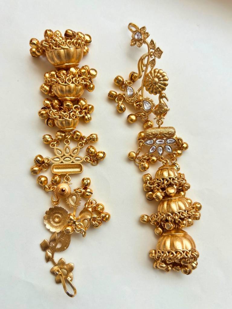 Gold-Plated Stone Studded Dome Shaped Jhumka Earrings : VI26EROX100317