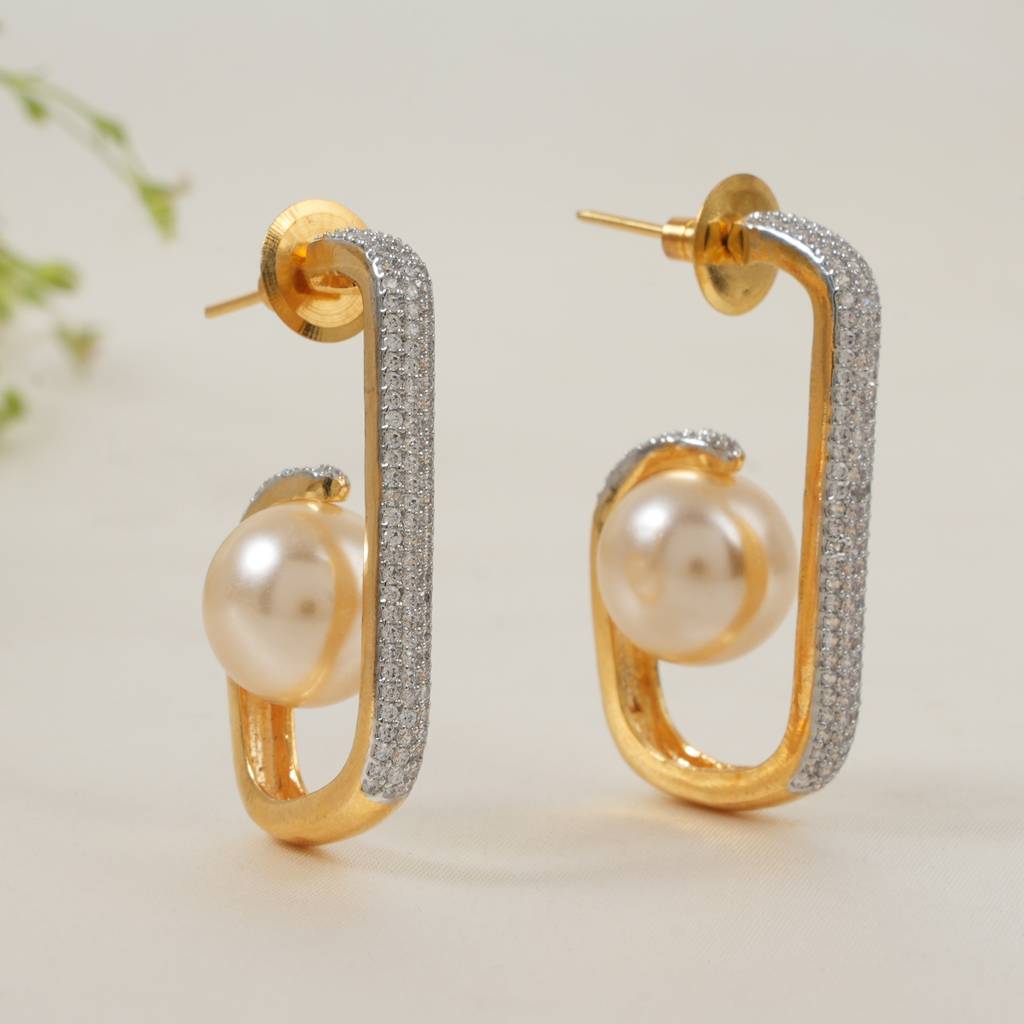 Beautiful Pearl Drop Diamond Earring : SJ145