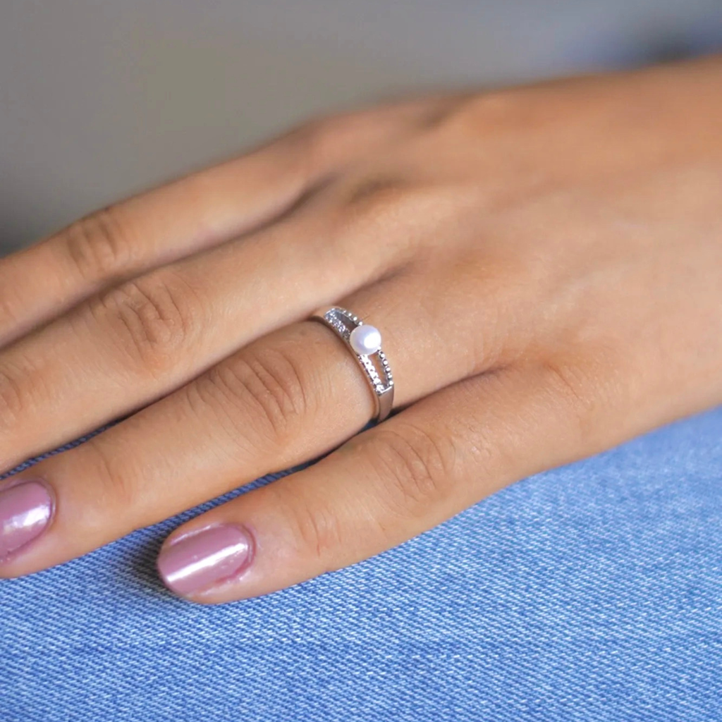 Lunaire: 92.5 Pearl And Silver Adjustable Ring For Women : 1094RI