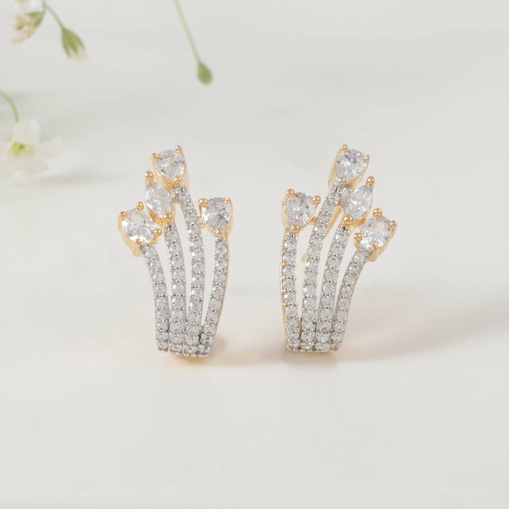 Cute Diamond Stud Earring For Women : SJ148