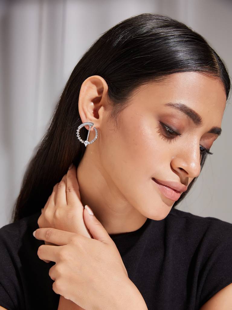Elegant Silver Hoop Earrings With Cz Diamond : YI24A0098E