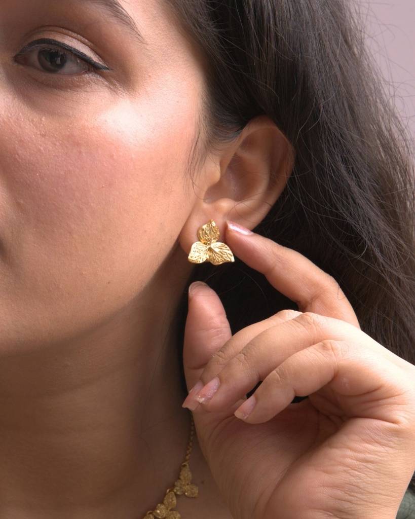 Zoya Bougainvillea Studs : EBZFS