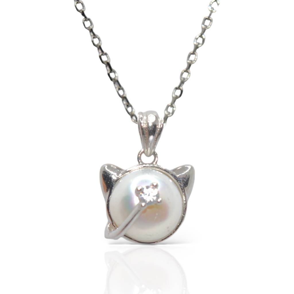 Playful Cat Pearl Pendant : 1103