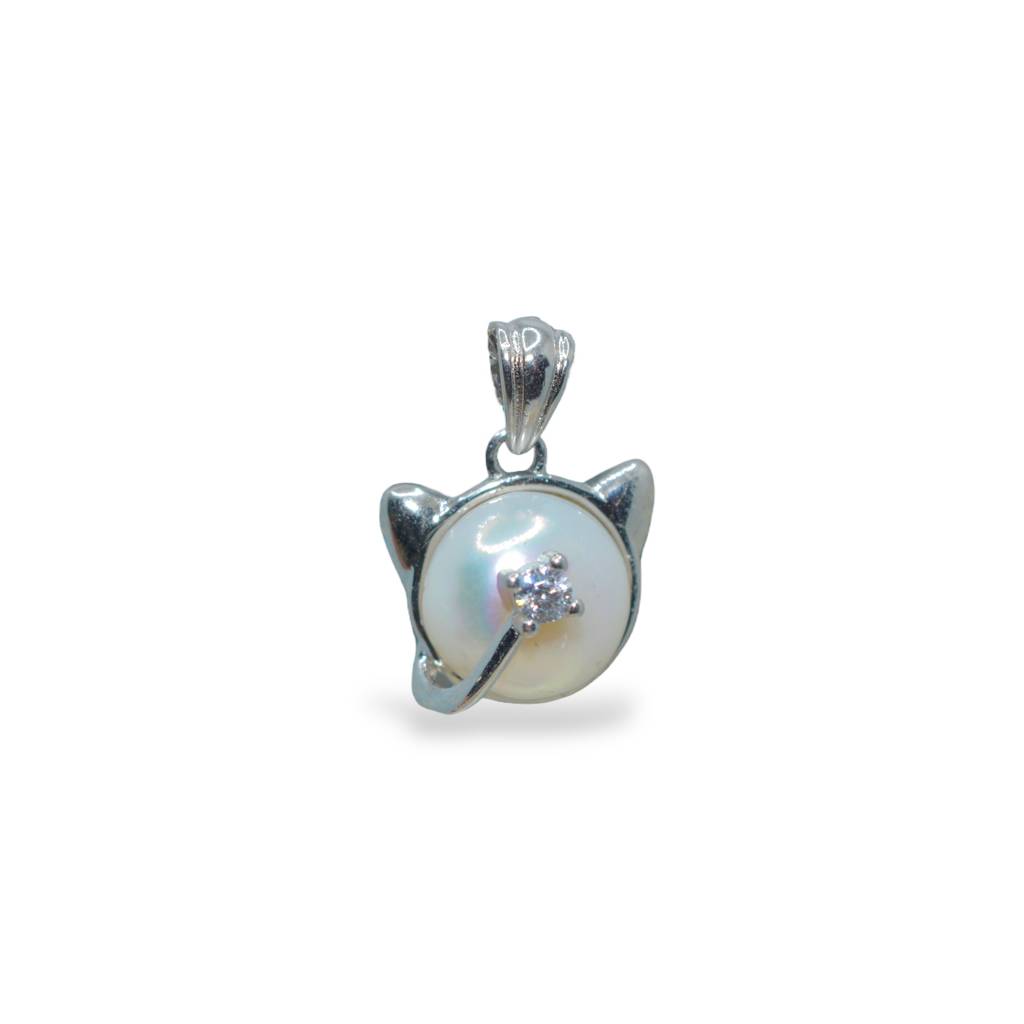 Playful Cat Pearl Pendant : 1103